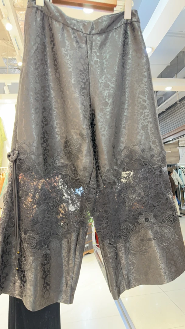 2025新春蕾丝刺绣中长裤