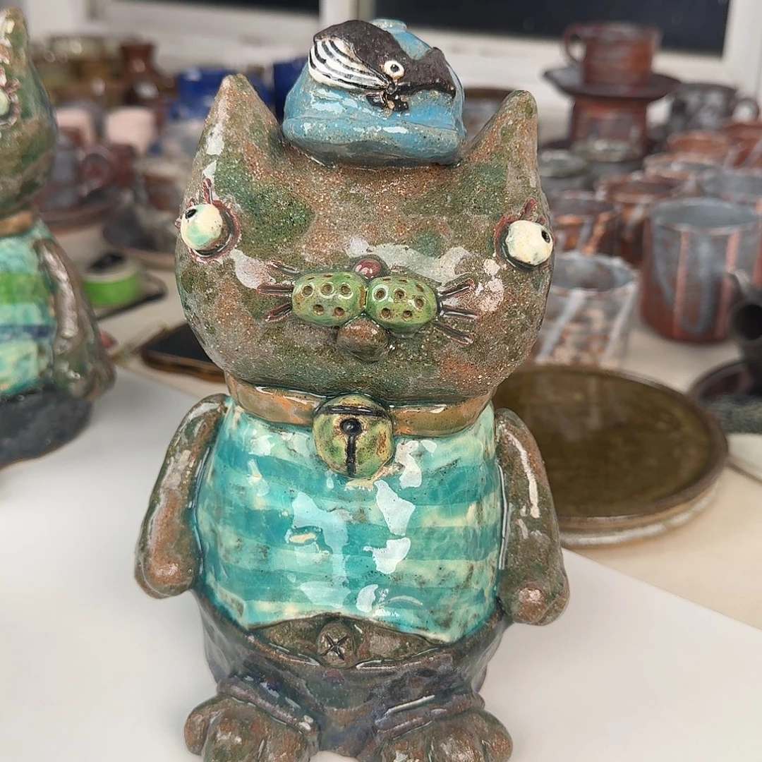 瓷片唐津烧猫的摆件