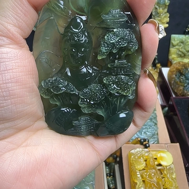 蛇纹石玉未镶嵌颈饰