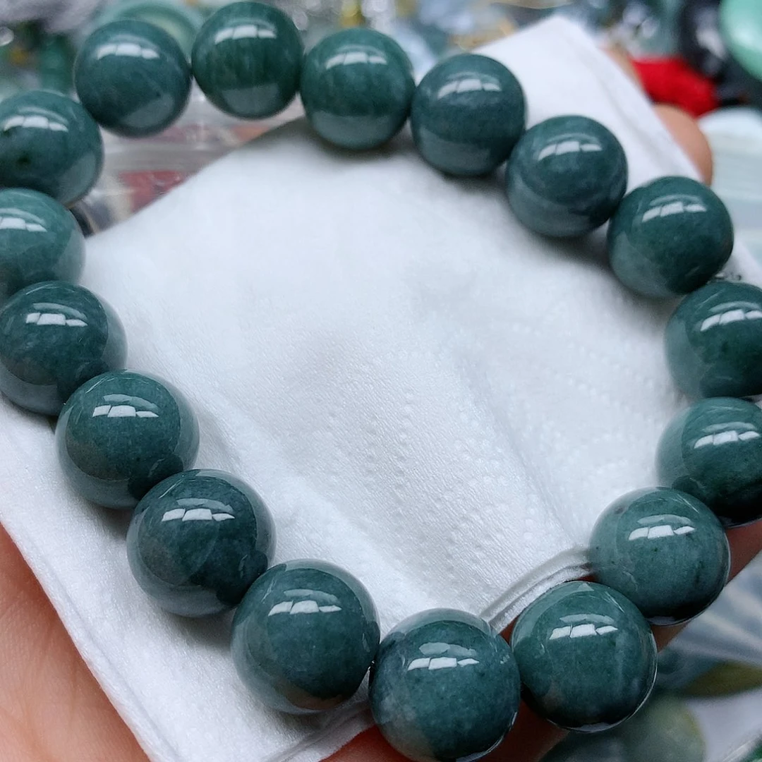 翡翠颈饰未镶嵌手串