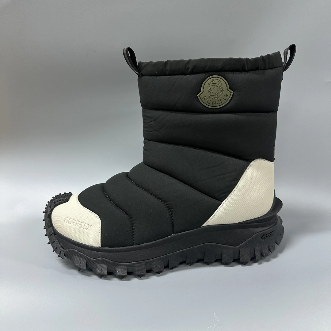 MONCLER/蒙口 mo140 黑色面包靴 经典潮流