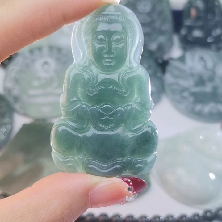 翡翠颈饰未镶嵌天然的A货翡翠多样性发货