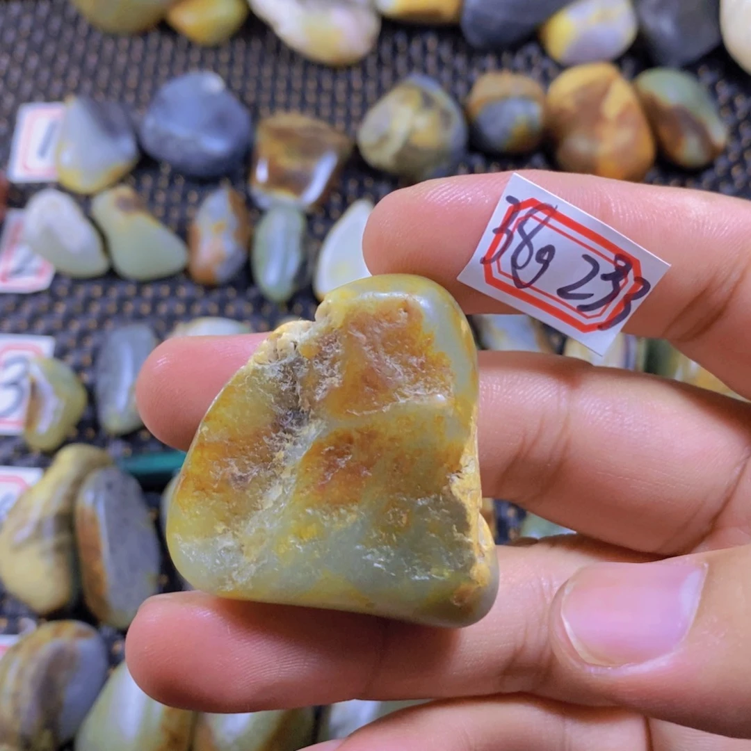 和田玉(糖玉)未镶嵌颈饰