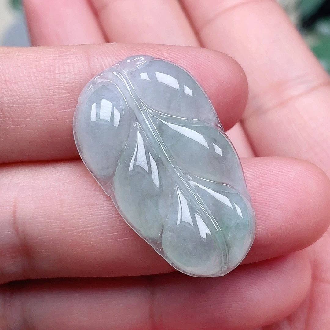 翡翠未镶嵌颈饰叶子