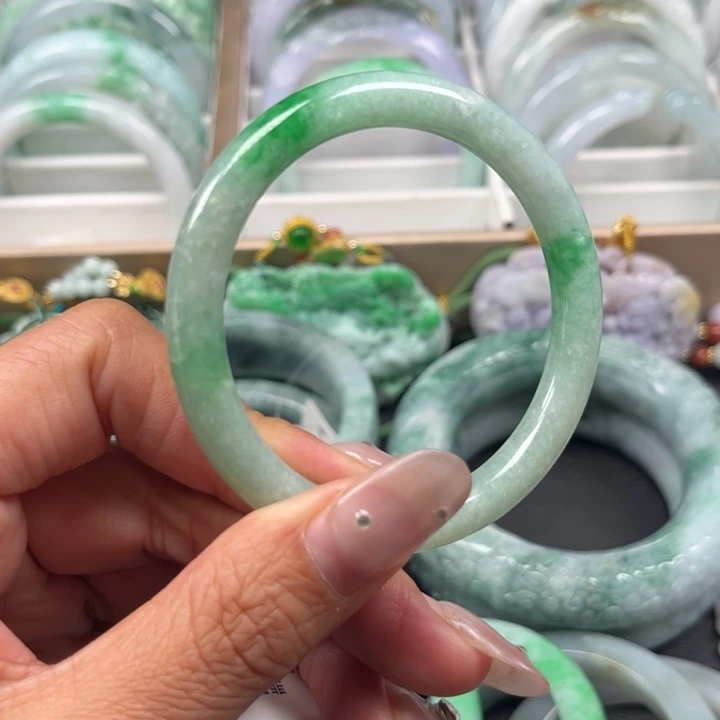 翡翠未镶嵌手镯043辣绿美人条圆条54.5