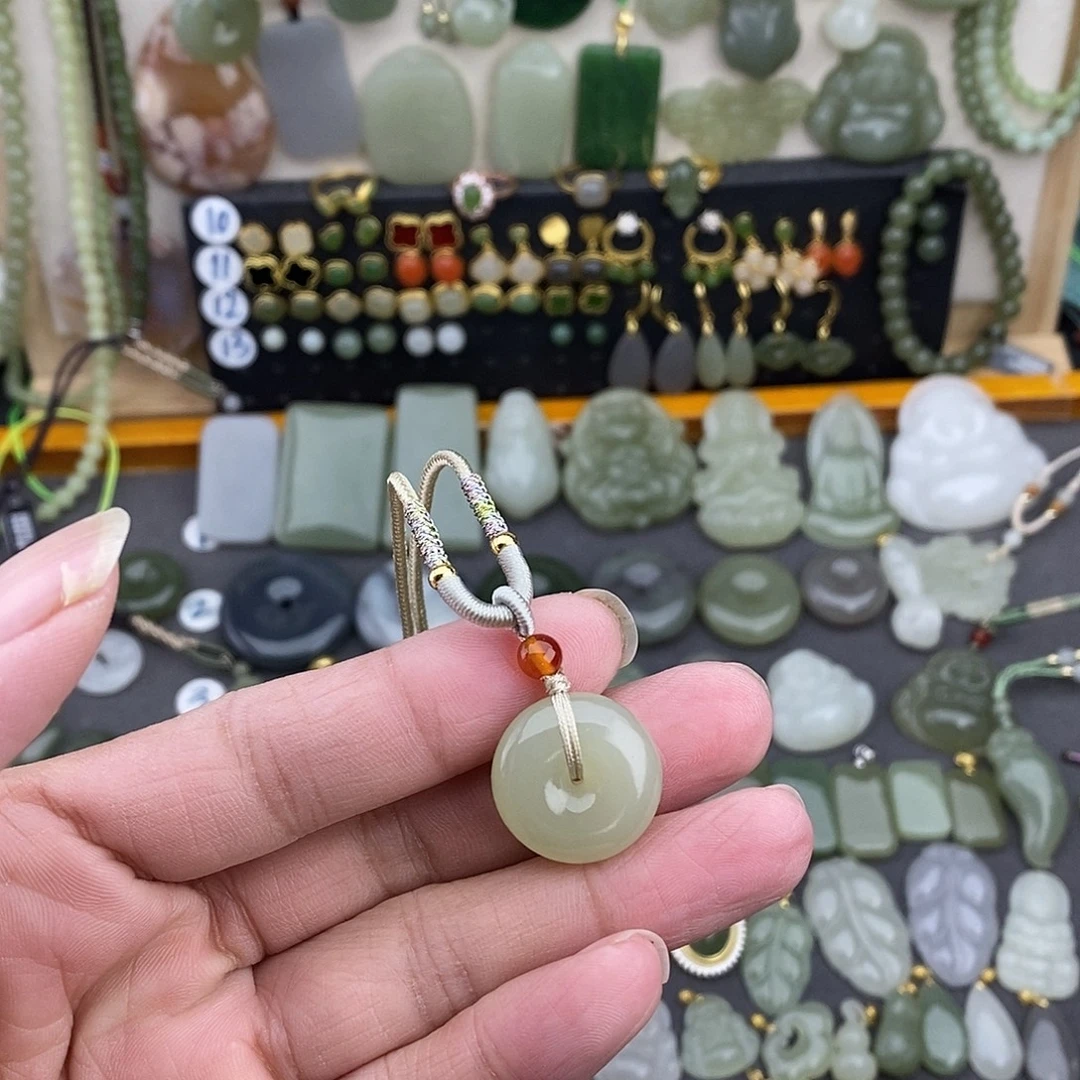 和田玉未镶嵌吊坠(不含链)