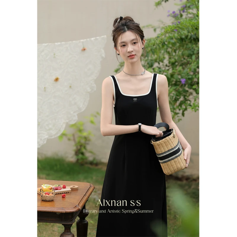 《优雅恋人》法式连衣裙女2024春季新款显瘦黑色吊带裙L33911