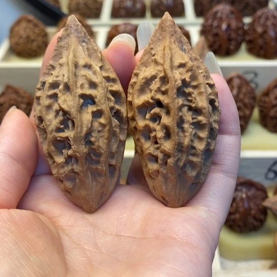 桃核把件东北秋子32