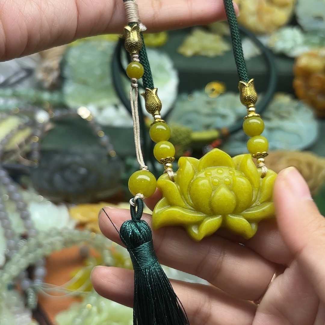 蛇纹石玉合金颈饰