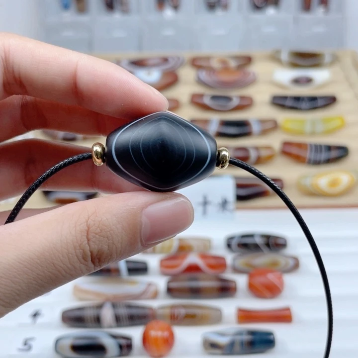 玛瑙/玉髓颈饰未镶嵌