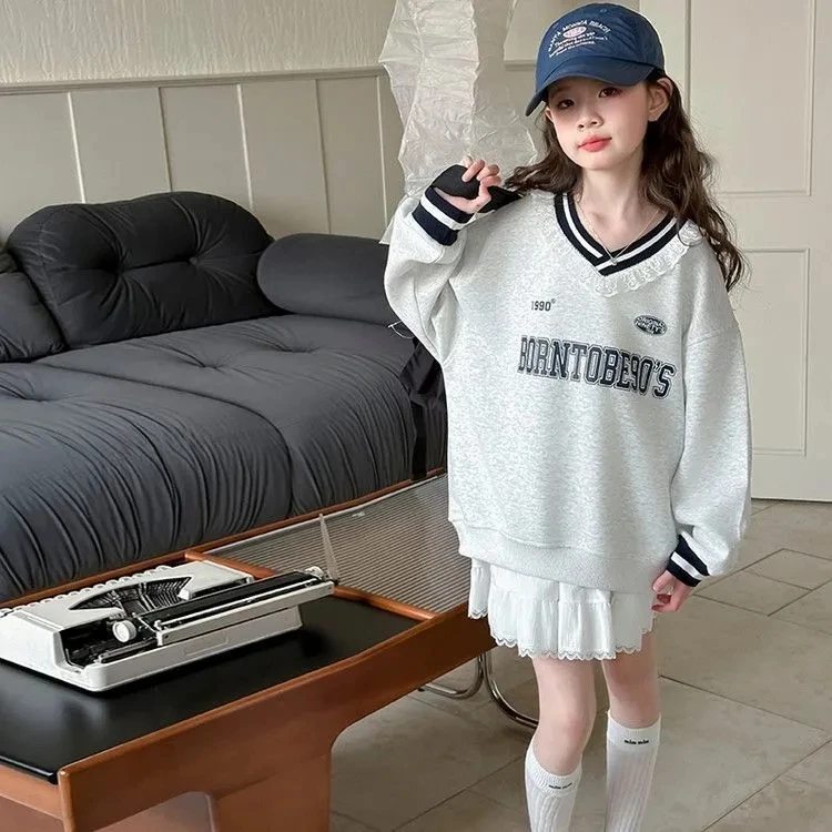 女童春秋卫衣儿童韩版假两件蕾丝拼接V领上衣中大童女洋气字母潮T