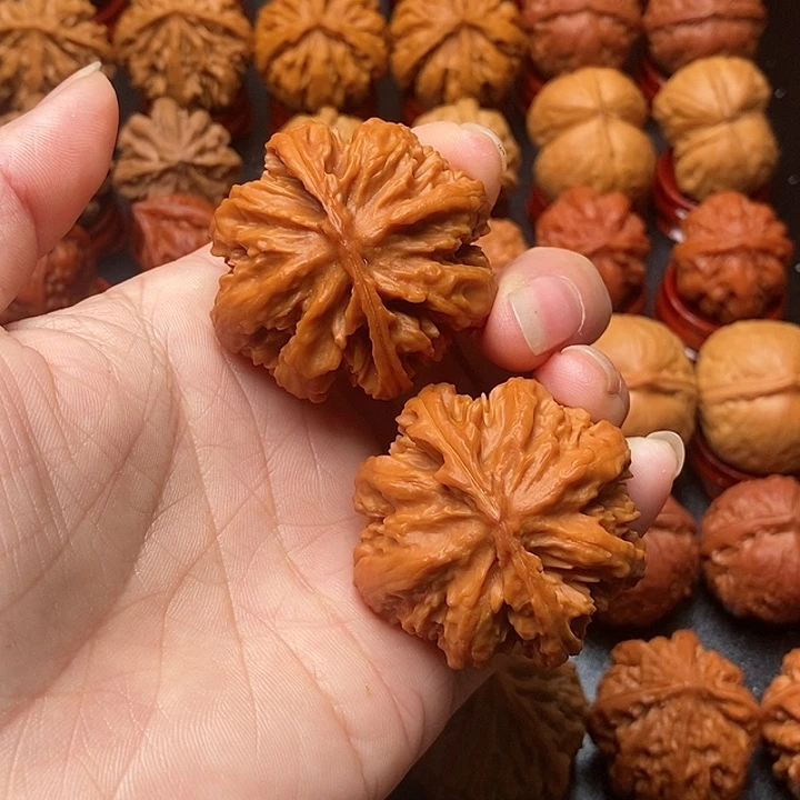 冬***文玩核桃吊坠八棱