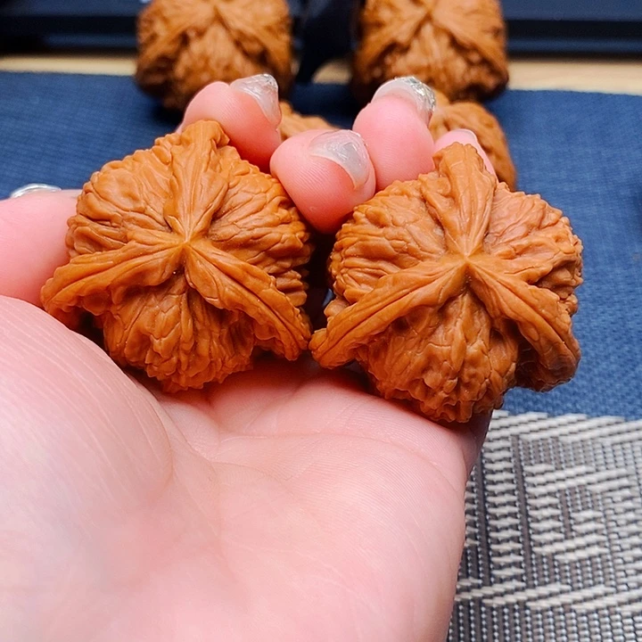 吊坠文玩核桃三棱