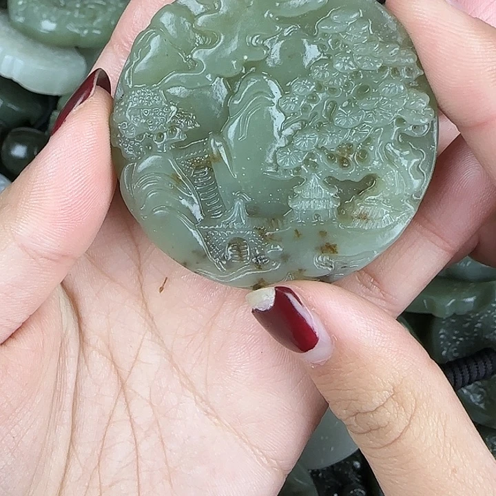 和田玉未镶嵌颈饰