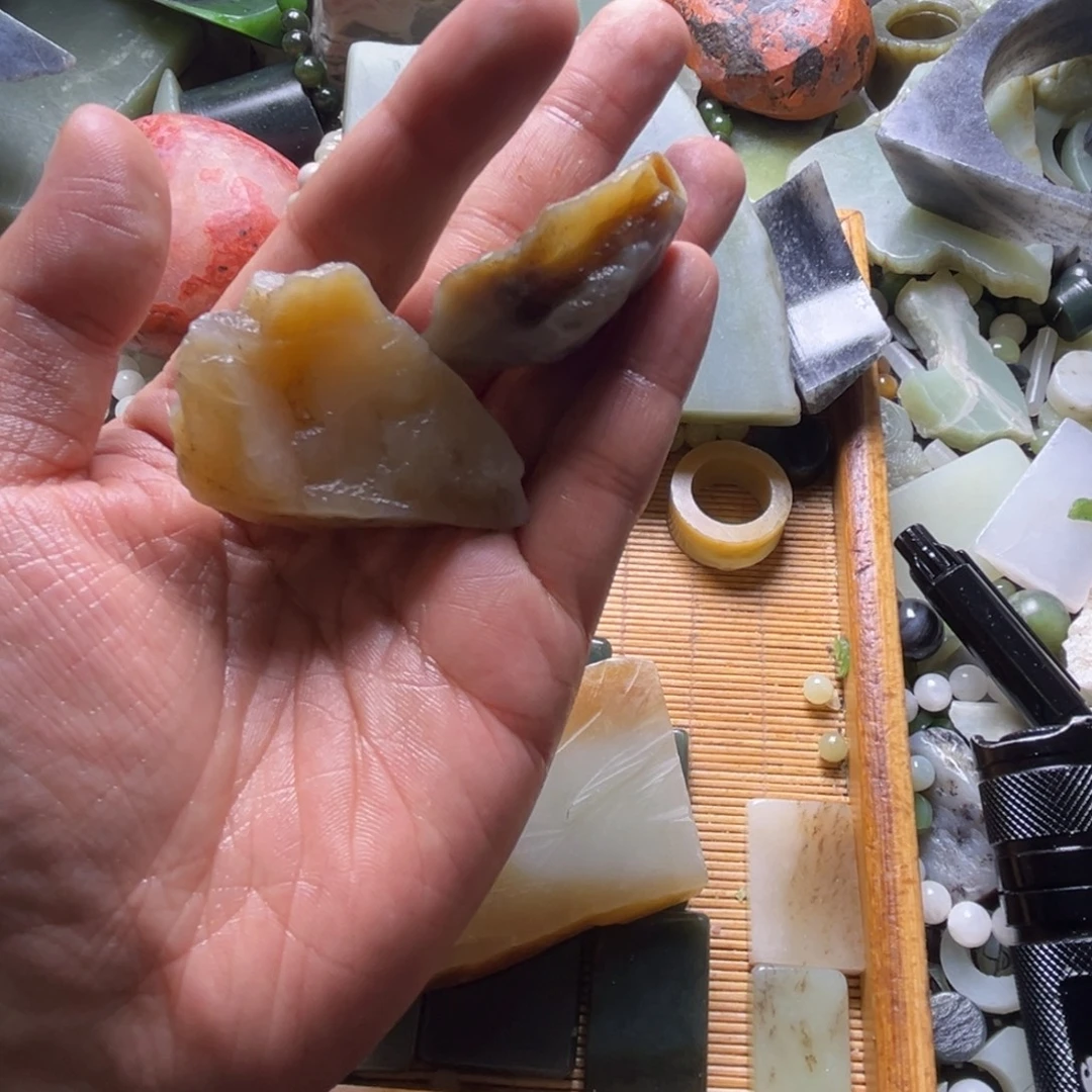 刀***客和田玉（糖玉）未镶嵌挂件