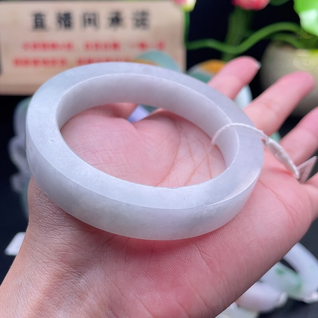 未镶嵌翡翠手镯定制翡翠