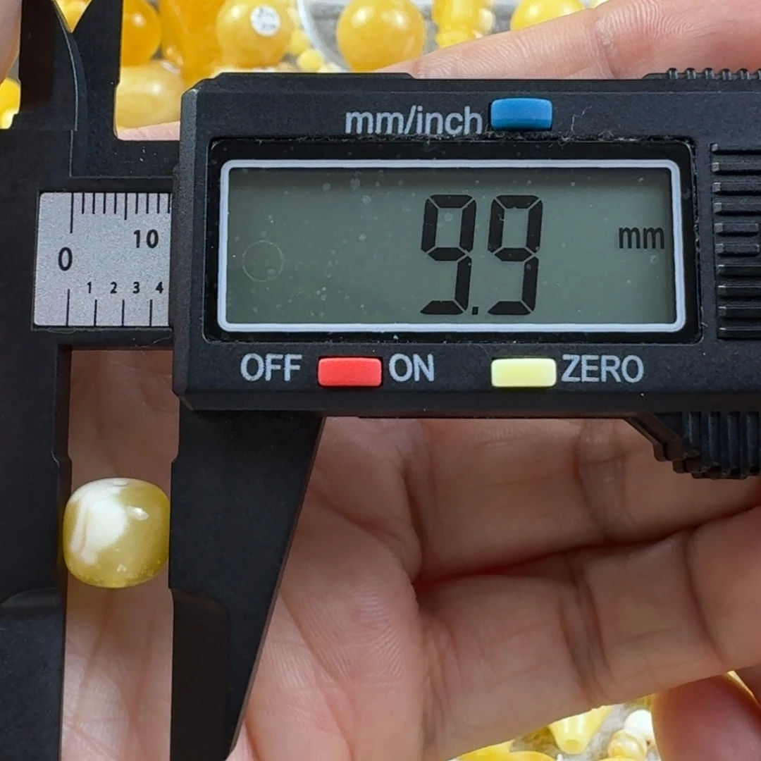 蜜蜡未镶嵌裸石23杂