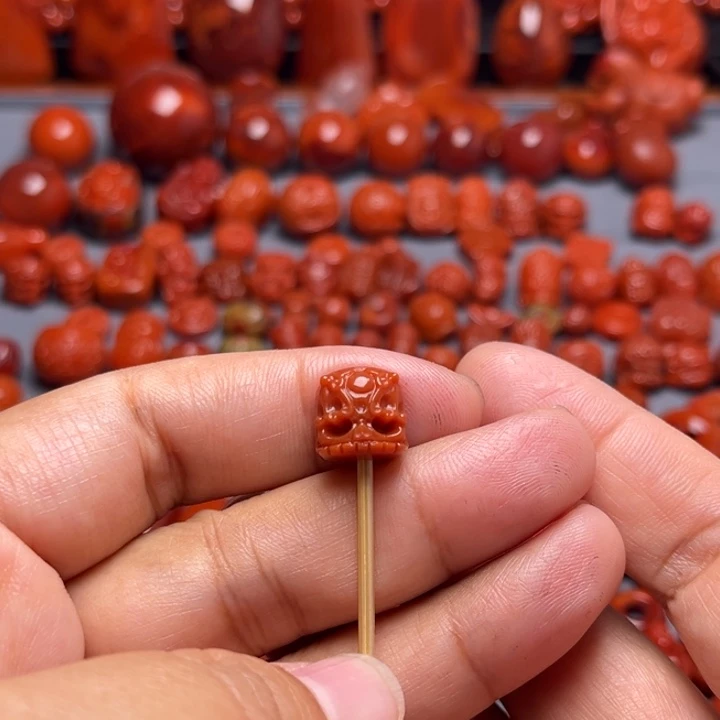 南红玛瑙未镶嵌配饰阿呆10.8mm