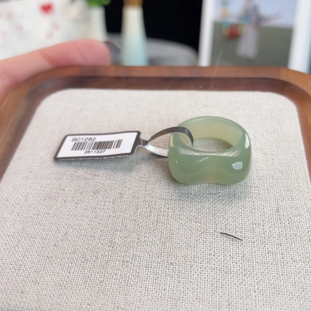 和田玉未镶嵌戒指U59苹果绿猫耳朵16.8不退换