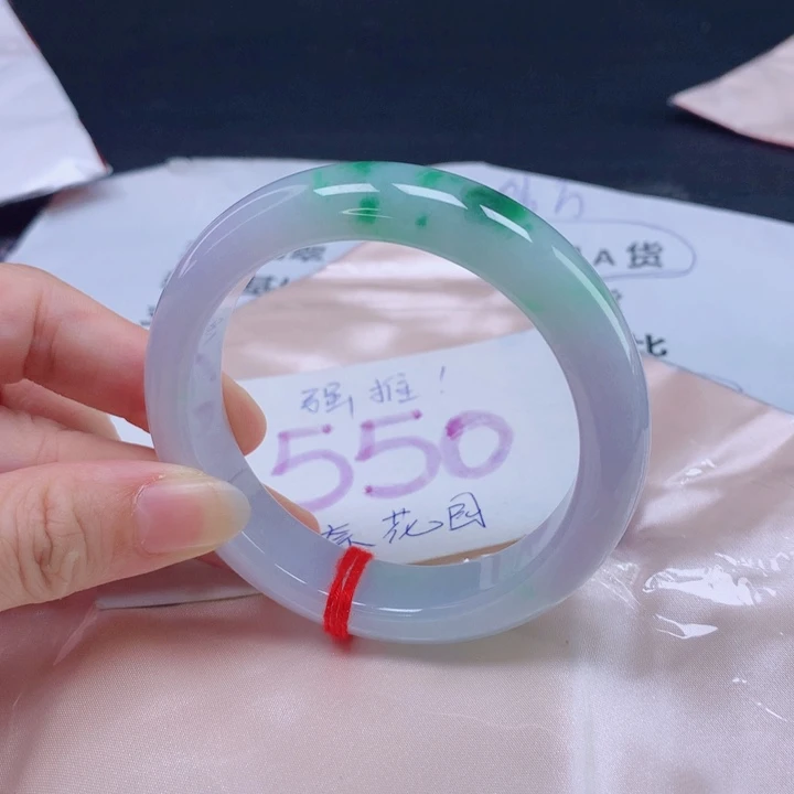 翡翠手镯未镶嵌圈口56565655