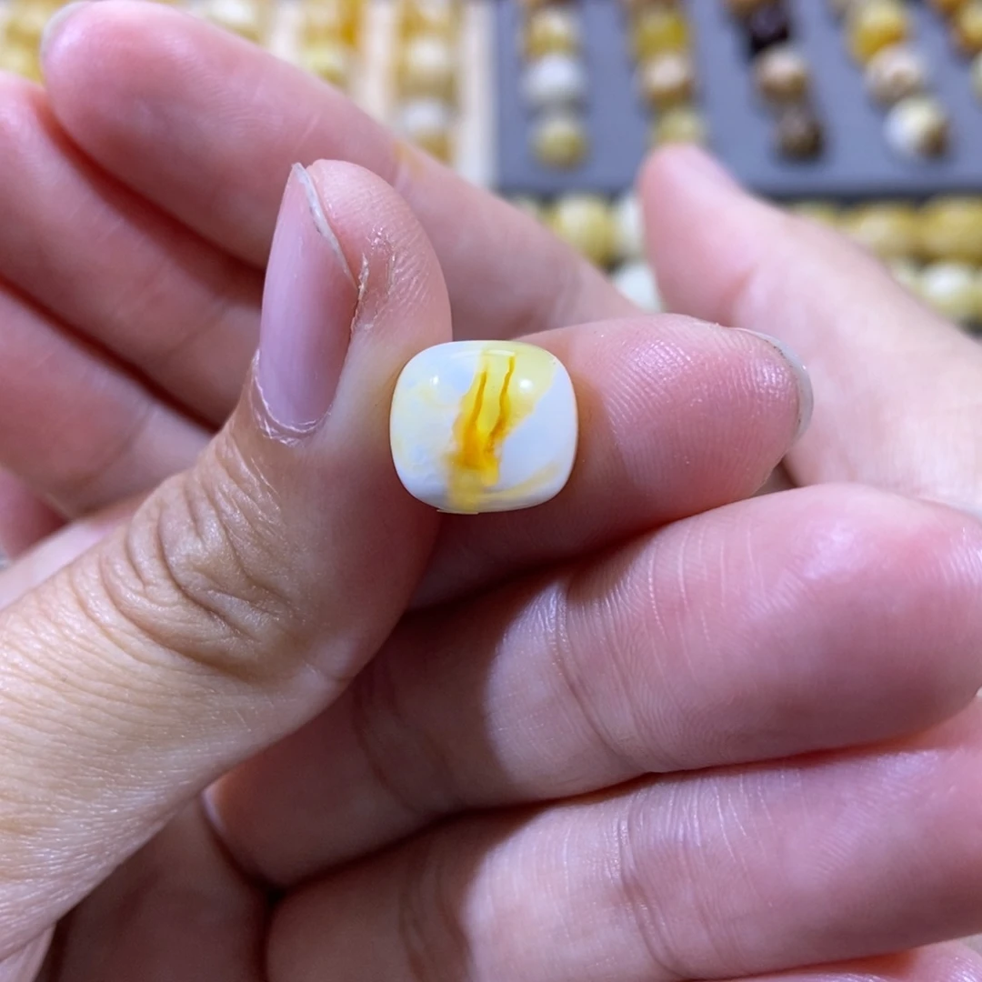 琥珀珠宝奇石未镶嵌11.2