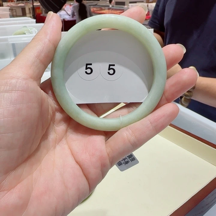和田玉未镶嵌手镯220