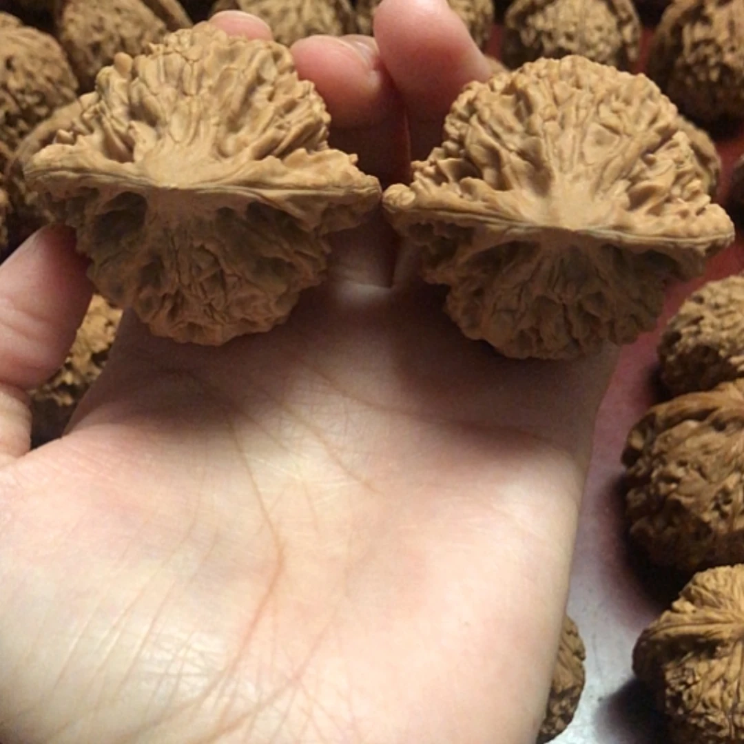 【闪购商品】文玩核桃把件?**?王勇官帽