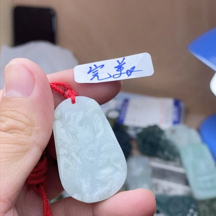 翡翠颈饰未镶嵌好