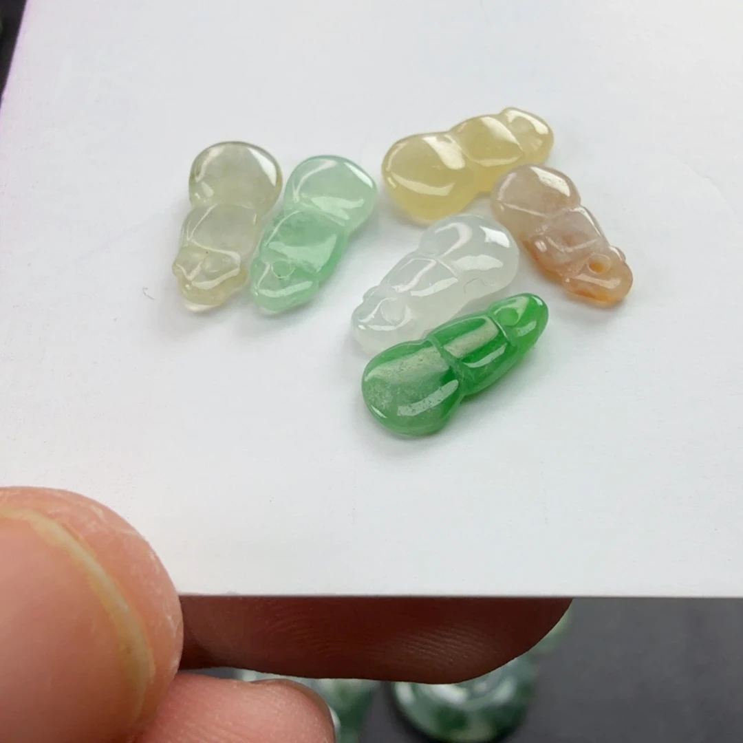 翡翠未镶嵌颈饰15