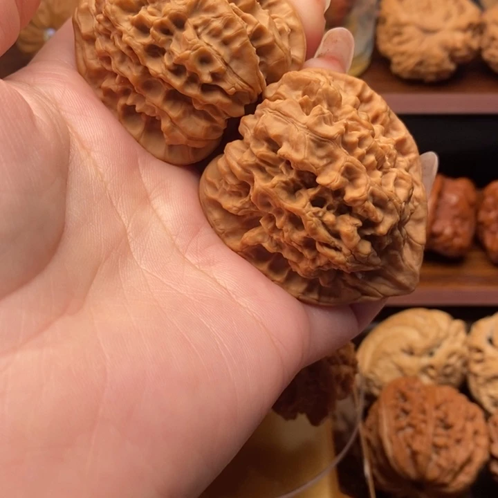 文玩核桃吊坠fjjggjkg