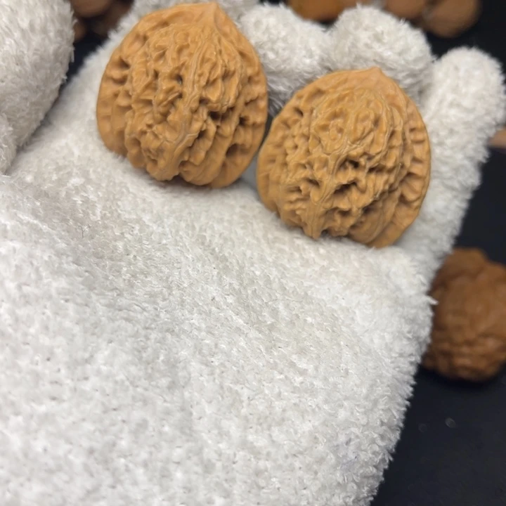 把件文玩核桃盘龙虎头