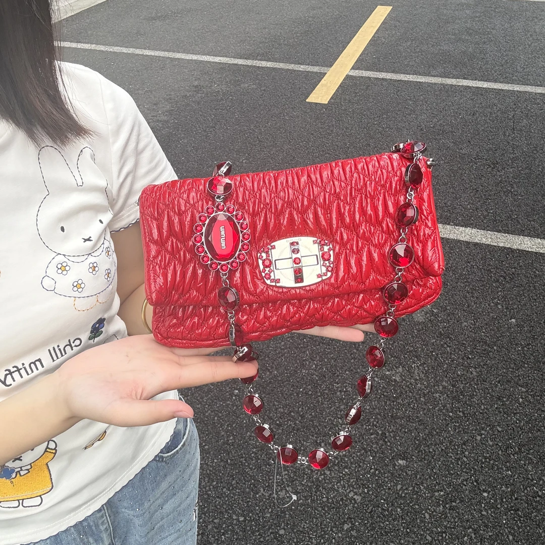 95新 MIU MIU/缪缪 鸽血红宝石漆皮斜挎包/55040