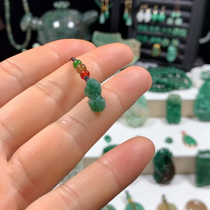 未镶嵌独山玉颈饰