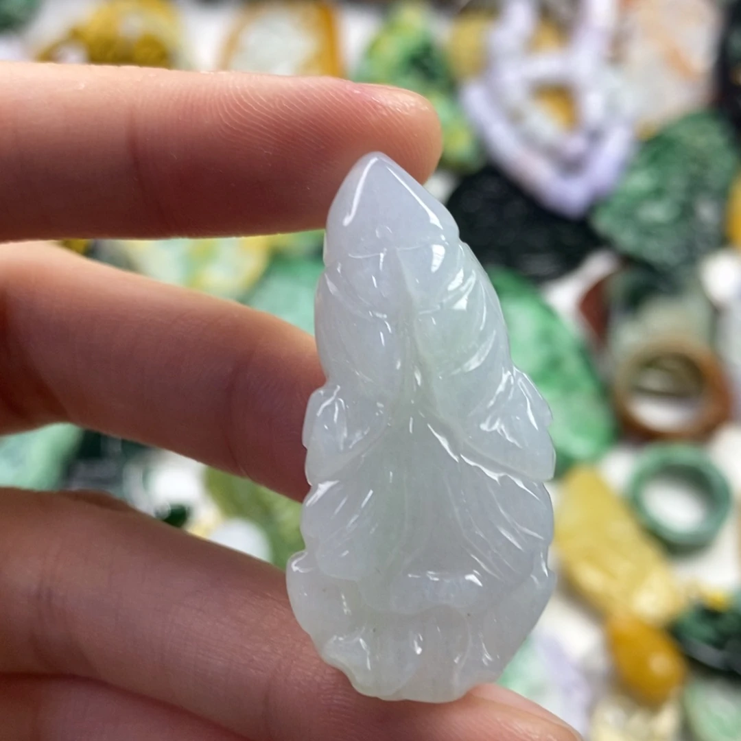 翡翠未镶嵌颈饰吊坠