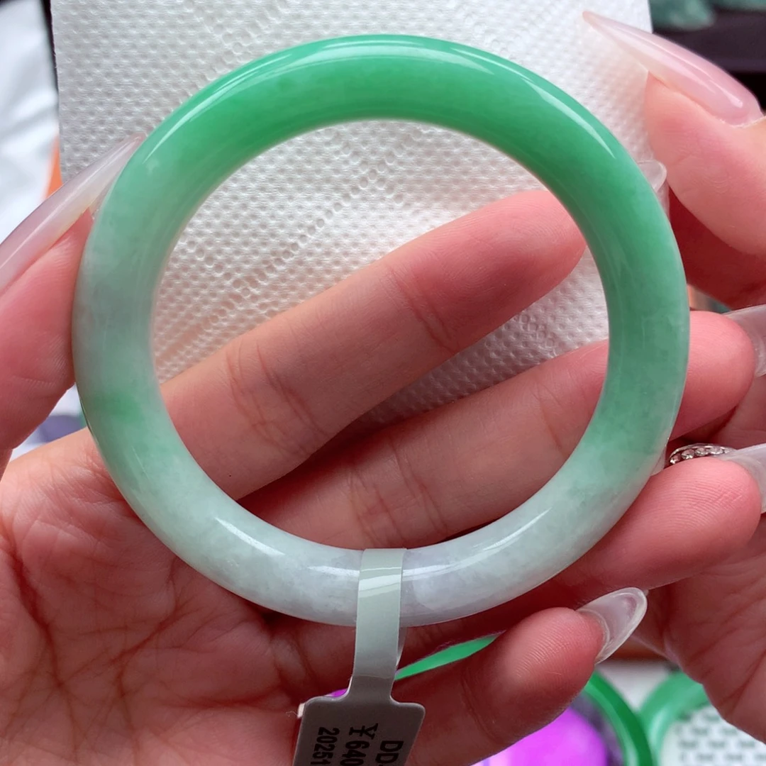 翡翠未镶嵌手镯翡翠