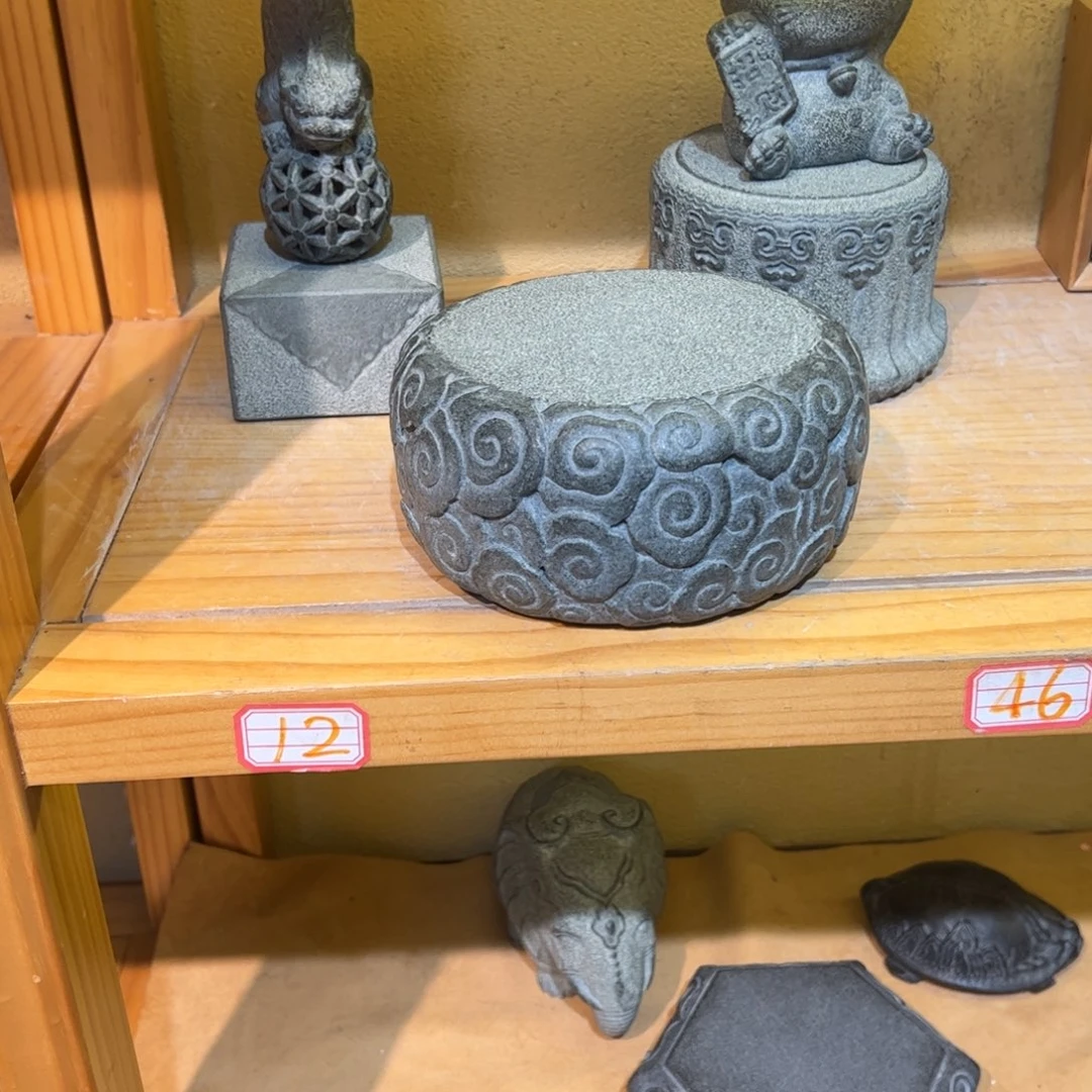 张***羽石材青石云底座青石