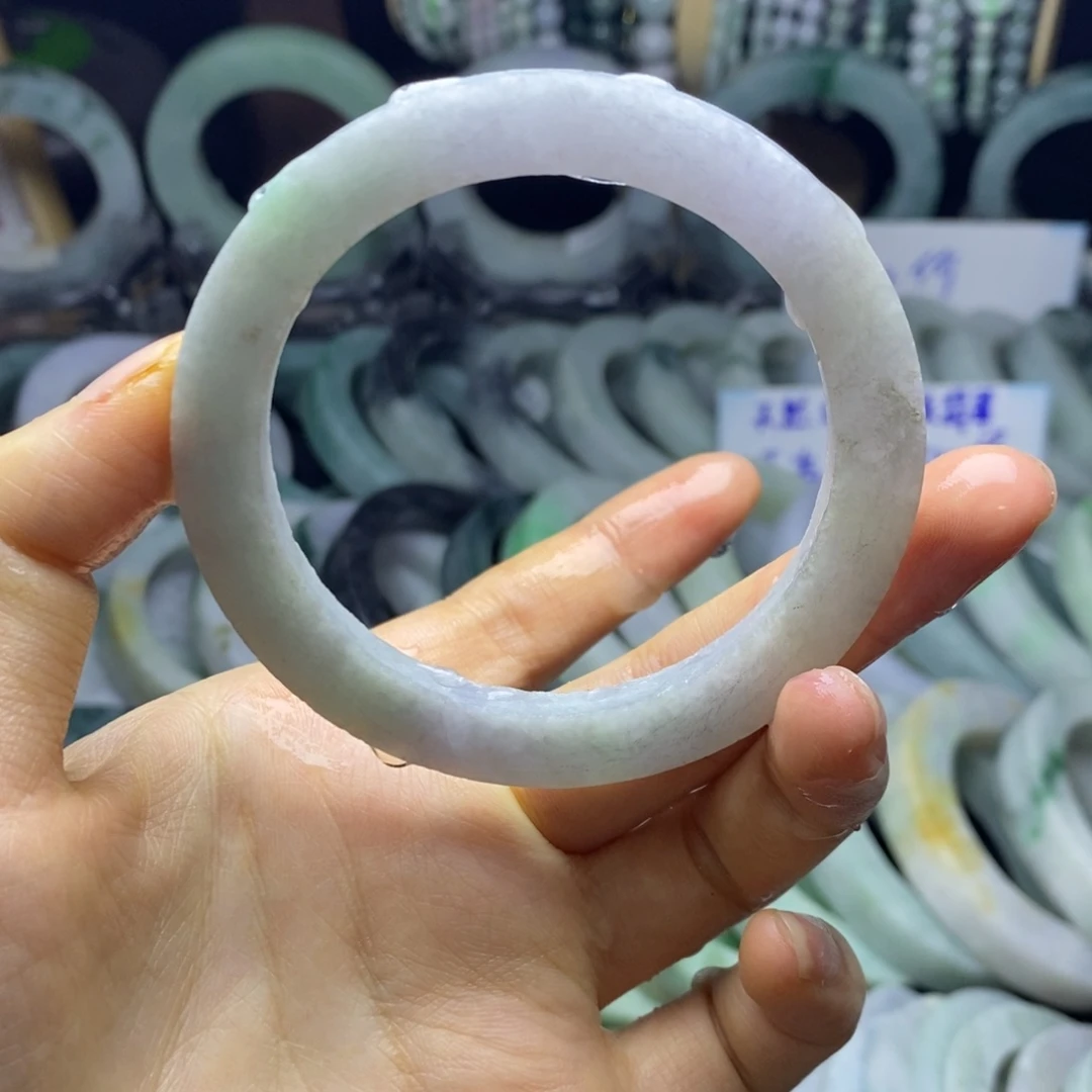 定制翡翠未镶嵌手镯