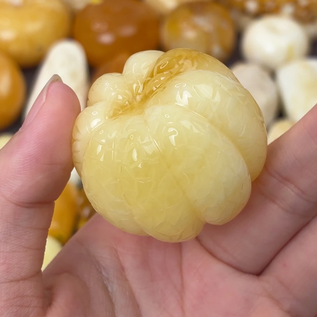 裸石琥珀未镶嵌柚子