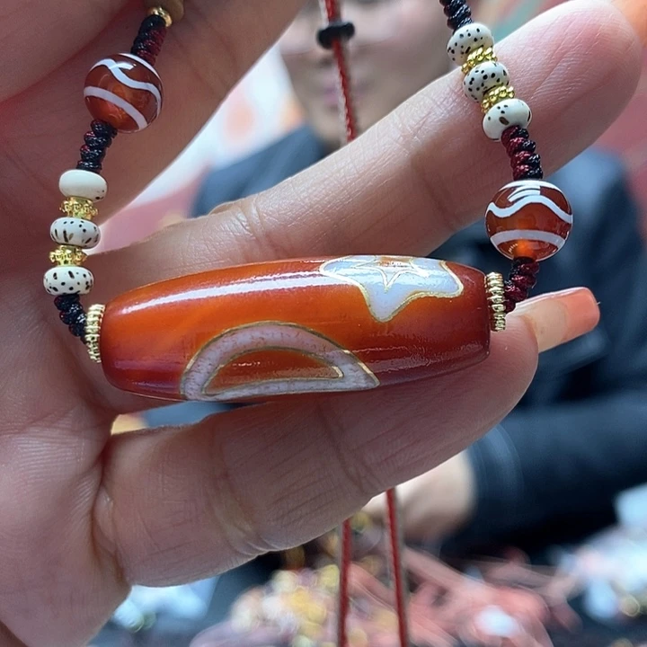 玛瑙/玉髓颈饰合金