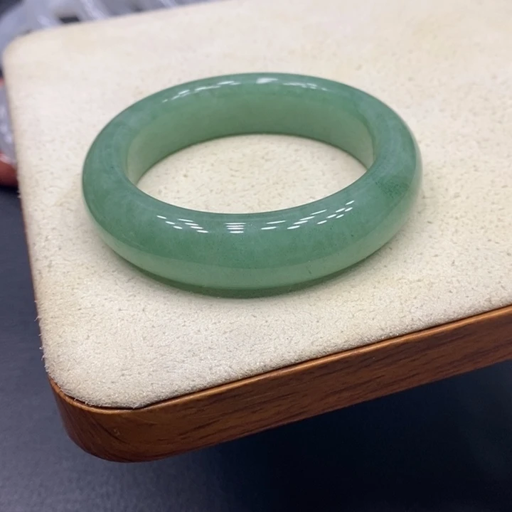 石英质玉未镶嵌手镯圈口：56