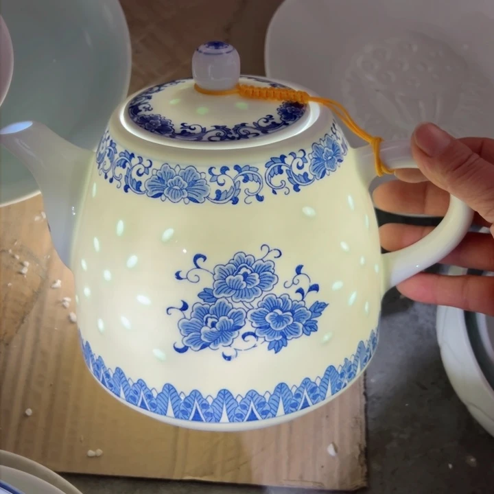 碗青花玲珑牡丹茶壶1.5升
