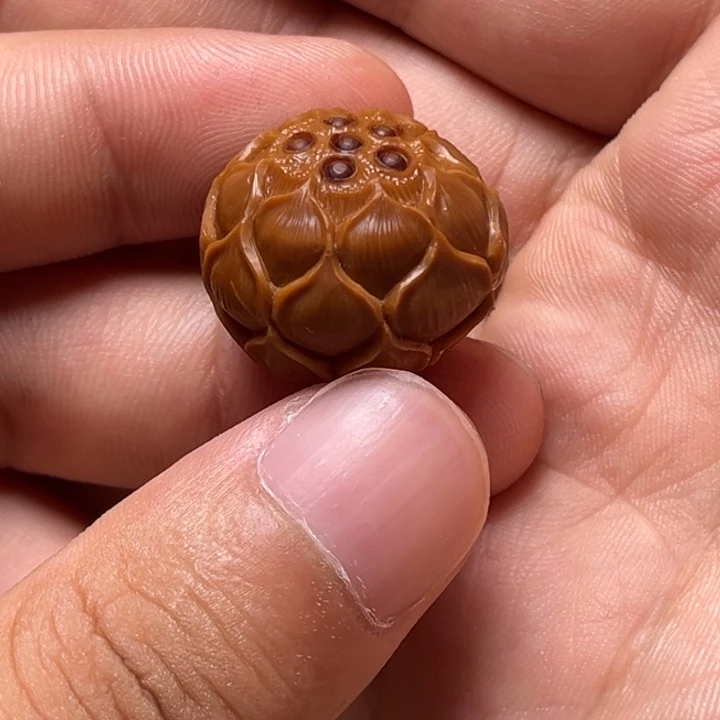 手串橄榄核2.2铁核莲花三通