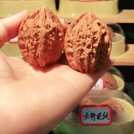 文玩核桃野生鸡心