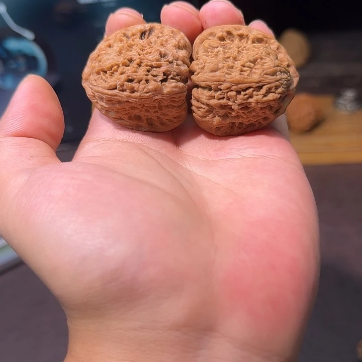 吊坠文玩核桃全品三角南疆石40