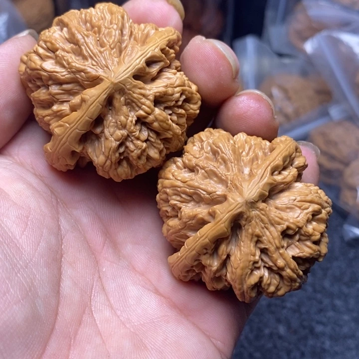 吊坠文玩核桃48大粗筋