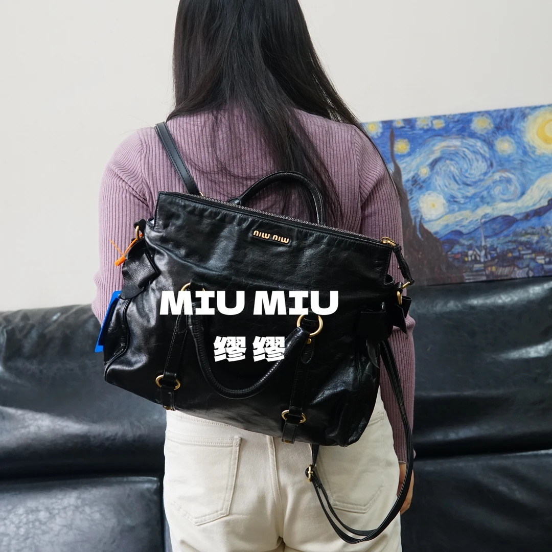 95新 MIU MIU/缪缪 黑金双肩包/XS12727024/7024