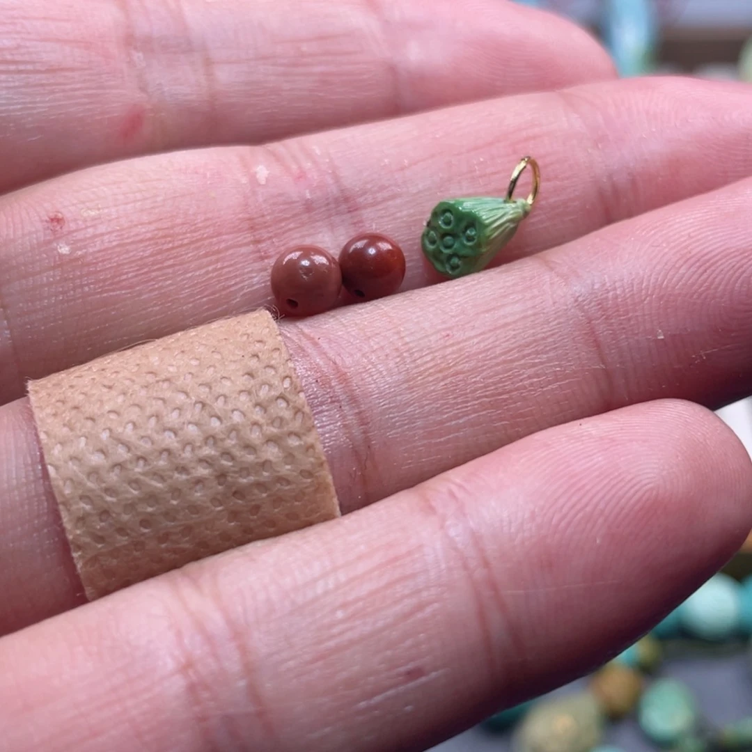 南红玛瑙配饰未镶嵌