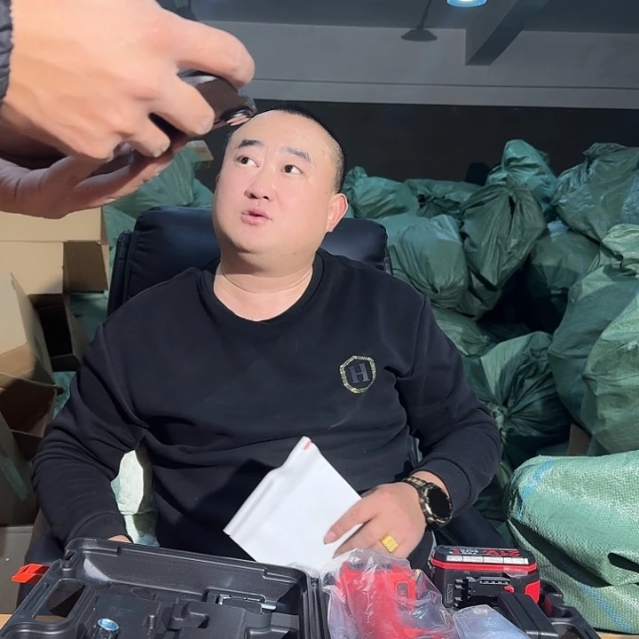 Lucky嗷嗷炸炸050