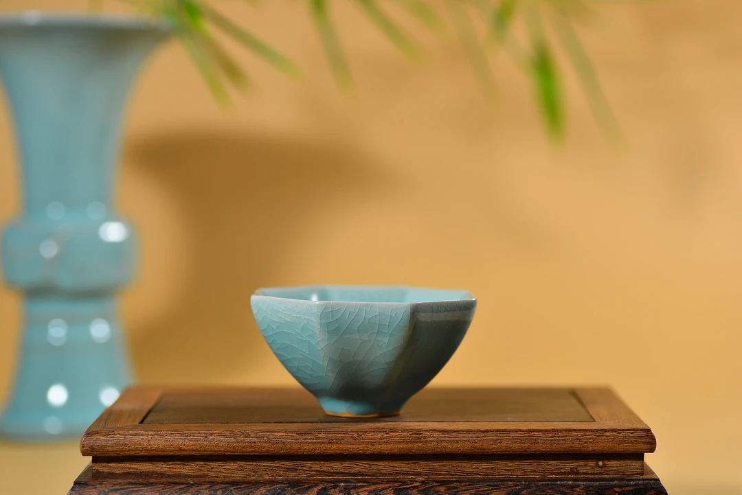 原产地清凉寺汝瓷八方杯