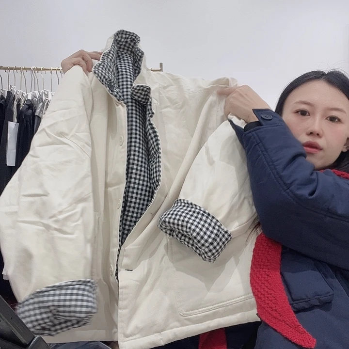 米色厚棉袄111122333